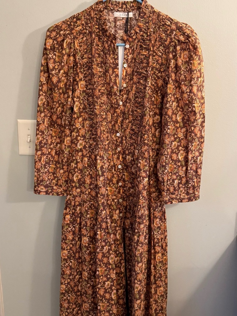 Doen Brown Floral Pintuck Midi Dress with Long Sleeves